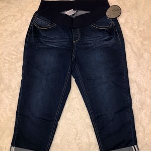 Maternity Capris (BRAND NEW)